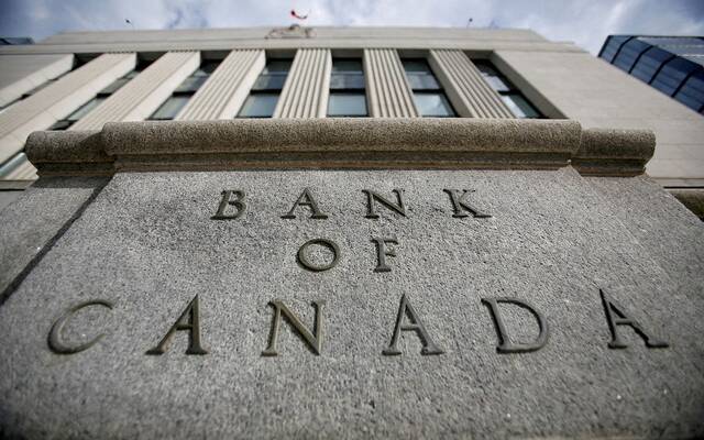 "المركزي" الكندي يثبت أسعار الفائدة عند 5%.. ويلوّح بمعاودة الرفع