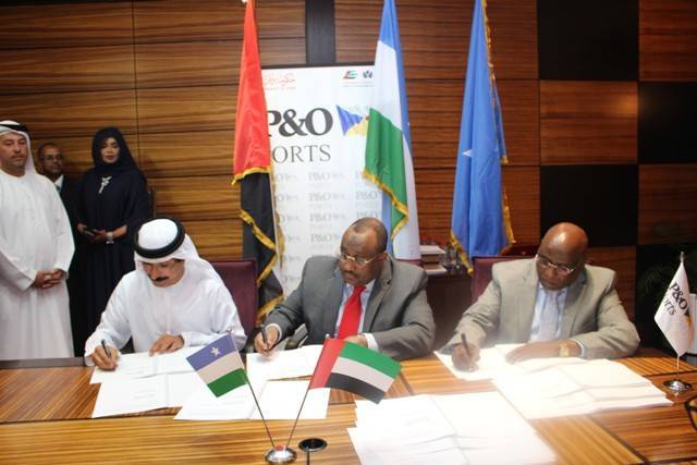 تابعة لموانئ دبي توقع اتفاقية في الصومال بـ336 مليون دولار