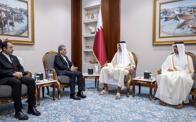 أمير قطر يبحث سبل تطوير التعاون مع إيران وروسيا على هامش منتدى الدوحة 2024