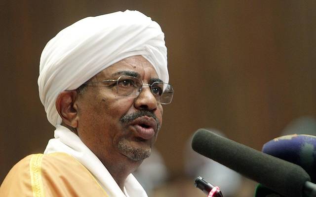 تقرير:البشير يحل الحكومة في السودان ويعلن حالة الطوارئ لمدة عام