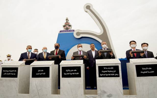 رئيس الوزراء العراقي يضع حجر الأساس لمشروع ميناء الفاو الكبير (صور)