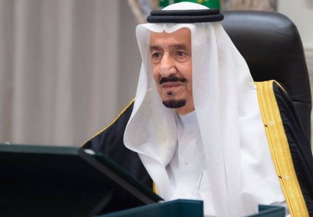 الوزراء السعودي يصدر قرارين بشأن العلاقة بين المنشأة والعامل وإصدار تأشيرة عمل