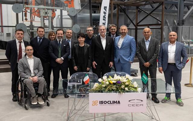 "سير" و"إيزوكليما" العالمية توقّعان شراكة استراتيجية لحلول الزجاج المتقدمة وإنتاج أكبر زجاج أمامي للسيارات في العالم
