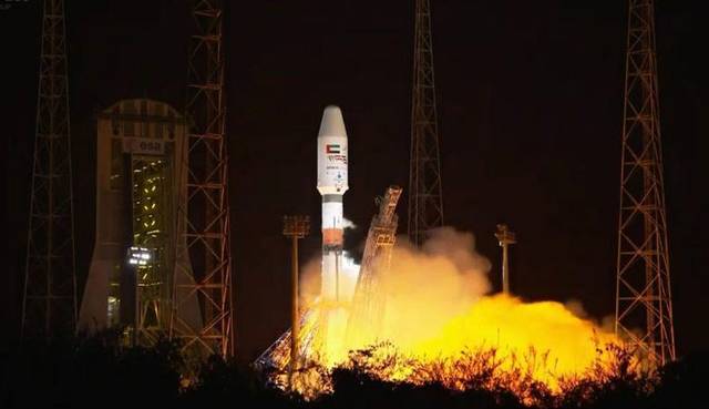 الإمارات تعلن نجاح عملية إطلاق القمر الاصطناعي "عين الصقر 2"