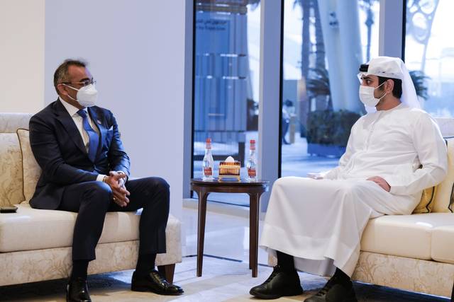 نائب حاكم دبي يجتمع مع الرؤساء التنفيذيين لـ"نيسان موتورز" على هامش إكسبو 2020