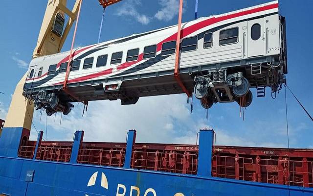 مصر تتسلم 13 عربة جديدة لركاب السكك الحديدية ضمن أضخم صفقة في تاريخها