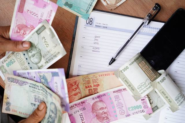 India expects fall in tax revenues