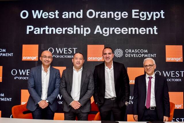 أوراسكوم للتنمية توقع اتفاقية تعاون مع أورنچ مصر لمدة 10 سنوات
