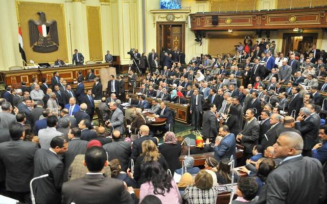 النواب المصري يُقر قانون يجيز لـ"السكك الحديد" إنشاء شركات مساهمة