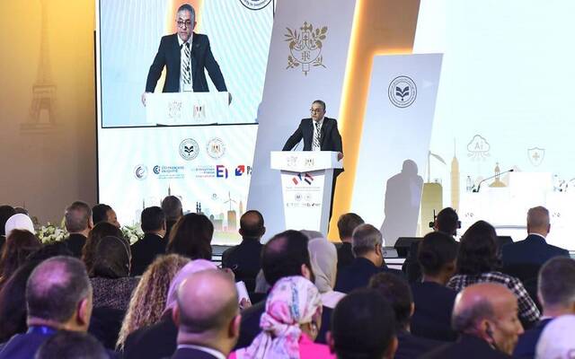مصر تضع خطة لجذب 60 مليار دولار من الاستثمارات الأجنبية المباشرة