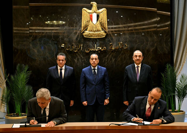 جانب من مراسم توقيع عقد الشراكة