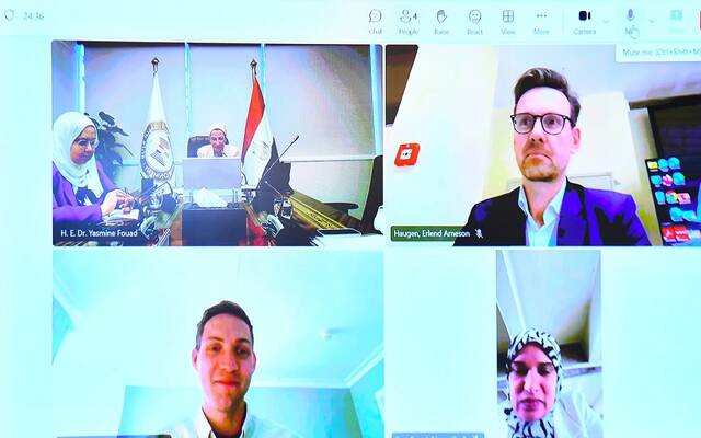 جانب من اجتماع  ياسمين فؤاد وزيرة البيئة المصرية مع أندرياس بيلاند إريكسن وزير المناخ والبيئة النرويجي