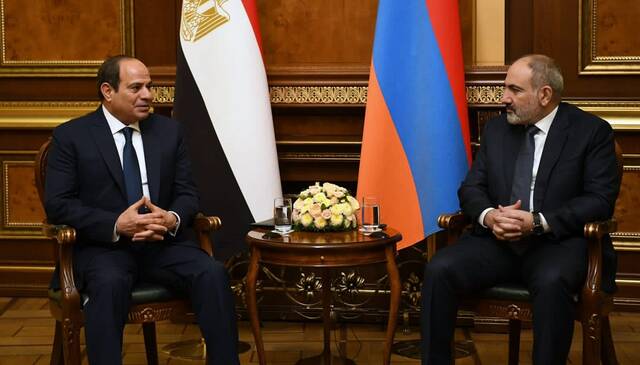 الرئيس المصري عبد الفتاح السيسي، ورئيس الوزراء الأرميني نيكول باشينيان