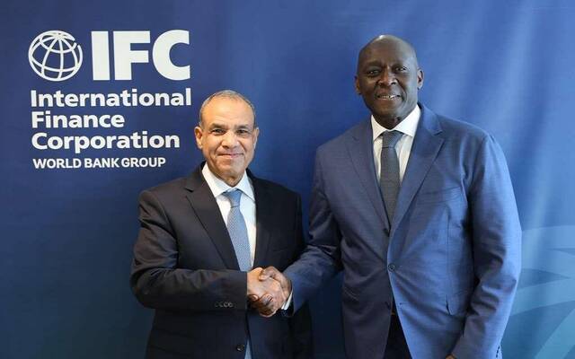 بدر عبد العاطي وزير الخارجية والتعاون الدولي والمصريين بالخارج ومختار ديوب المدير التنفيذي لمؤسسة التمويل الدولية