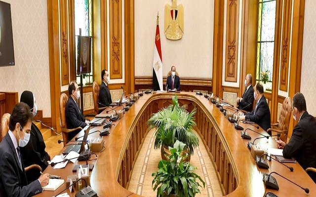 السيسي يوجه بمنح حافز مادي للمواطنين لإحلال سياراتهم المتقادمة بأخرى تعمل بالغاز