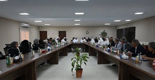 خلال الاجتماع