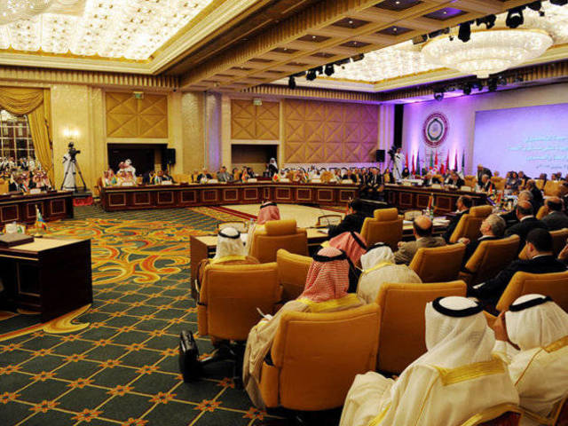 أمير قطر يدعو الرئيس الإماراتي لقمة الدوحة فى ديسمبر القادم