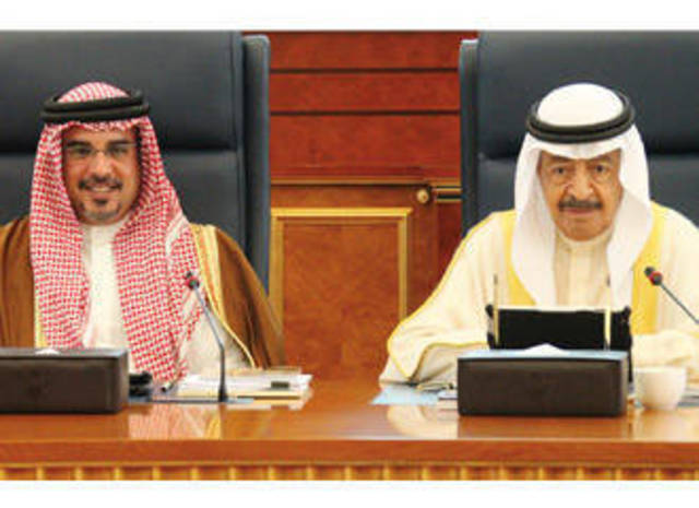 الحكومة البحرينية يوجه إلى الدعم للمواطنين وفائضه لتحسين دخولهم