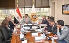 خالد هاشم وزير الصناعة المصري وچيم طارق يوكسل رئيس مجلس إدارة شركة يونيليفر بمنطقة شمال إفريقيا وبلاد الشام والعراق
