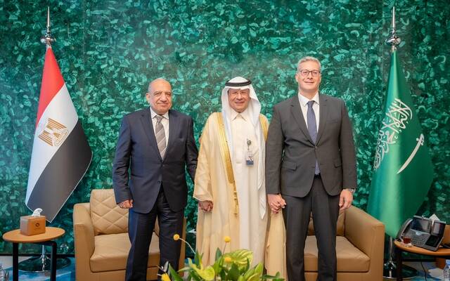 خلال لقاء وزير الطاقة السعودي مع وزير البترول والثروة المعدنية ووزير الكهرباء