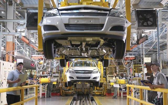 تصنيع السيارات