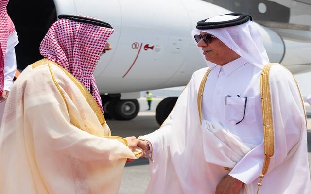 وزير الخارجية السعودي لدى وصوله مطار الدوحة الدولي