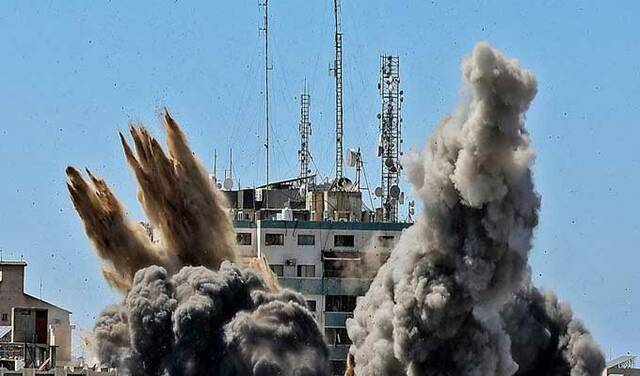 "هيومن رايتس ووتش": انقطاع الاتصالات في غزة يهدد بإخفاء "فظائع جماعية"
