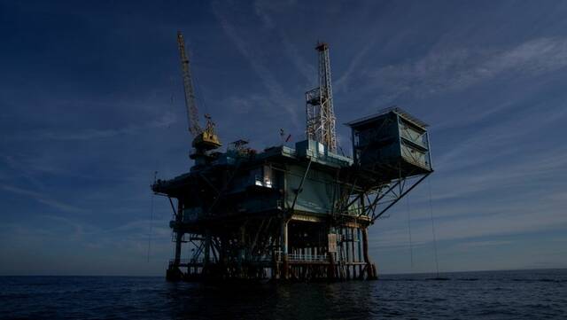 "دراجون أويل" الإماراتية تدشن مشروعاً جديداً لتطوير حقول النفط بمصر