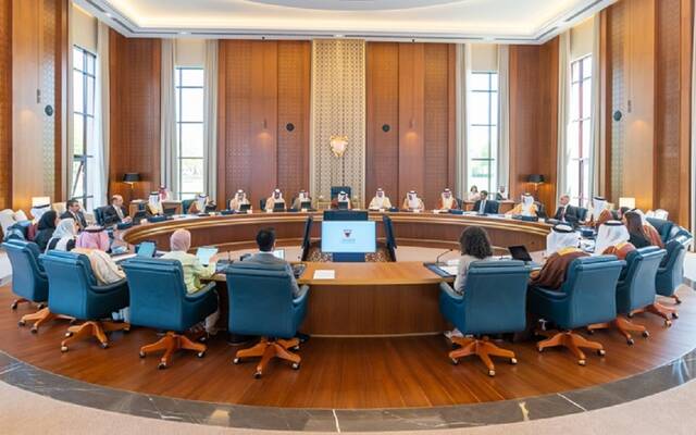 الحكومة تصدر قرارات جديدة بينها تبكير الرواتب ومبادرة التطور الوظيفي للبحرينيين