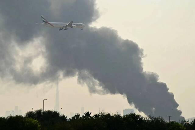 الدفاعات الجوية الإماراتية تتصدى لهجمات جديدة