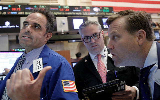 تراجع الأسهم الأمريكية بالمستهل مع انطلاق البريكست