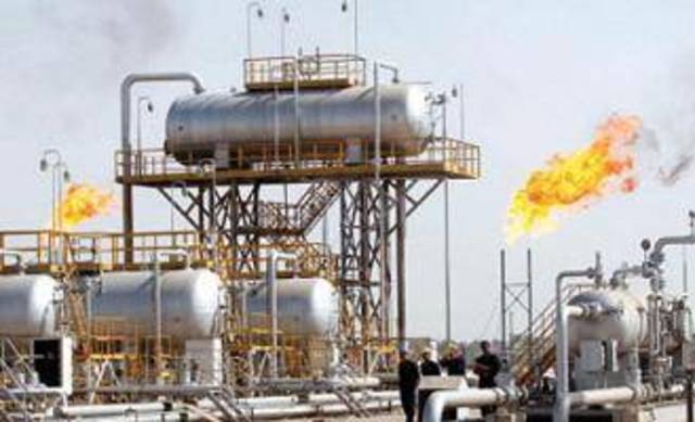 البترول المصرية توقع اتفاقات للتنقيب عن النفط والغاز بـ 190 مليون دولار