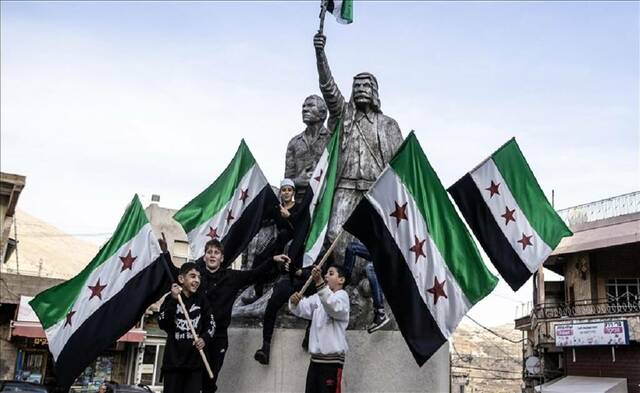 الاتحاد الأوروبي يتعهد بتخفيف العقوبات على القطاع المصرفي السوري