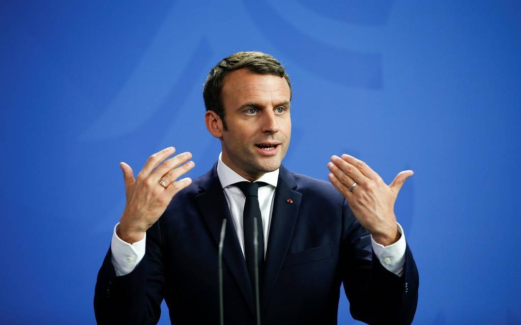الرئيس الفرنسي يحذر: الاتحاد الأوروبي على حافة الهاوية
