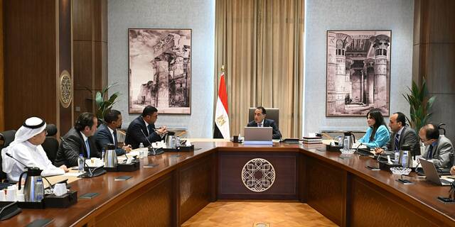 مدبولي يستعرض مقترح أحد التحالفات العالمية لإدارة حي المال بالعاصمة الإدارية