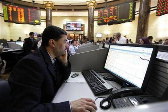   المخاوف السياسية و مبيعات الاجانب تدفع مؤشرات البورصة لتراجع جماعى..والرئيسى يخسر 3.4%