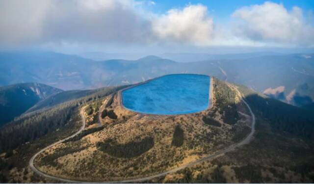 "كاوست" تكتشف أفضل 10 مواقع لتخزين الطاقة الشمسية وطاقة الرياح بالبحر الأحمر