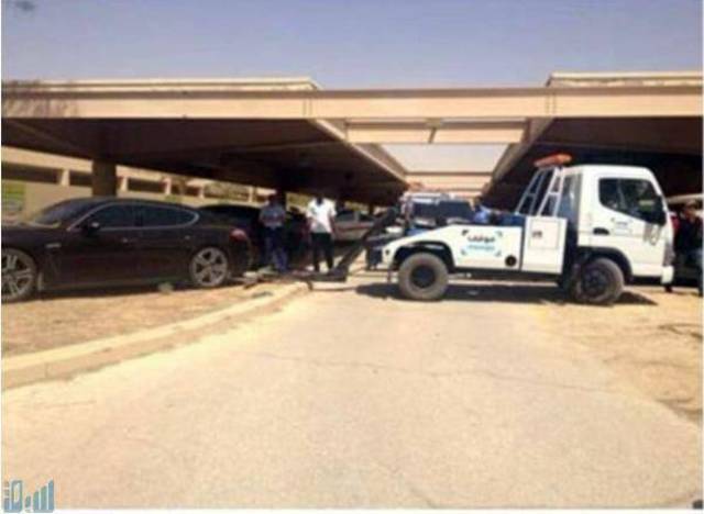 المرور يسحب سيارات لاعبي الهلال بمطار الملك خالد بالرياض معلومات مباشر