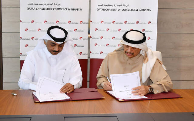 خلال التوقيع