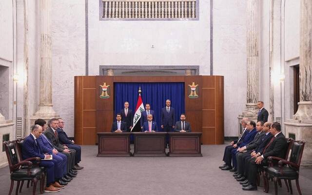 رئيس مجلس الوزراء يرعى مراسم توقيع اتفاقية مبادئ بين وزارة النفط وشركة اكسون موبيل الأمريكية