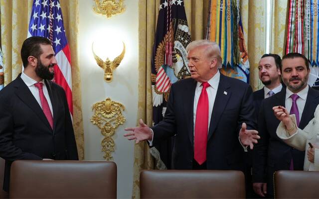 الرئيس الأمريكي دونالد ترامب ونظيره السوري أحمد الشرع