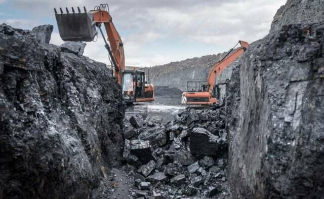 البنوك تضخ 385 مليار دولار بالفحم رغم تعهدات المناخ.. و"قمة غلاسكو" بلا أثر