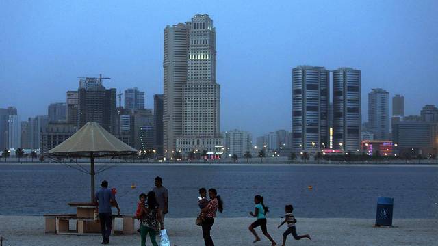 الإمارات أسرع دول العالم نمواً بالسكان