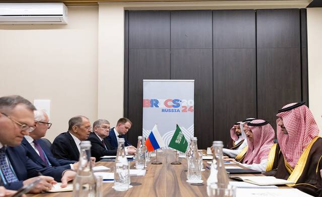 الأمير فيصل بن فرحان بن عبدالله وزير الخارجية ووزير خارجية روسيا الاتحادية سيرجي لافروف