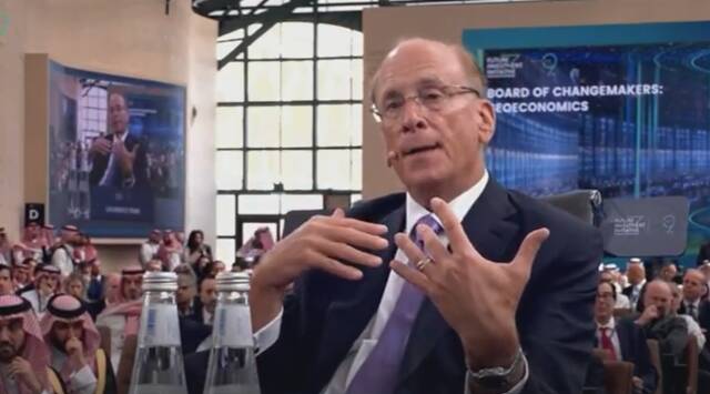 الرئيس التنفيذي لشركة بلاك روك، لاري فينك