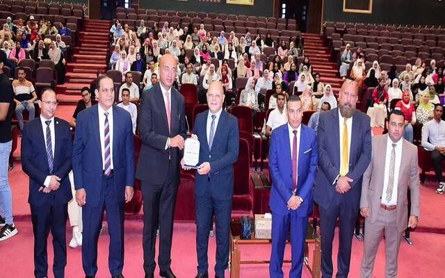 "يلا نتعلم بورصة".. ندوة تعريفية جديدة بالتعاون بين جامعة سوهاج و"مباشر تريد"