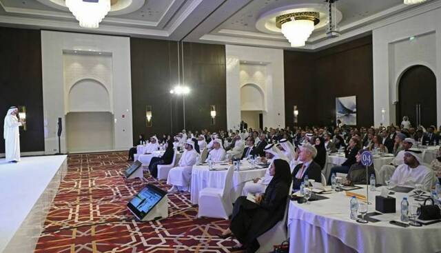 "المركزي" الإماراتي يناقش 50 مبادرة مع المنشآت المالية لتصفير البيروقراطية