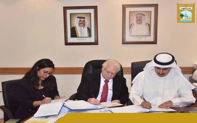 بلدية الكويت توقع عقداً لتطوير الواجهة البحرية بالصليبخات