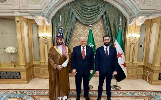 الرئيس الأمريكي دونالد ترامب والرئيس السوري أحمد الشرع وولي العهد السعودي الأمير محمد بن سلمان
