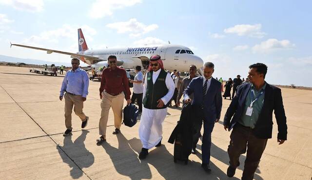 وصول أولى دفعات منحة الوقود السعودي إلى سقطرى